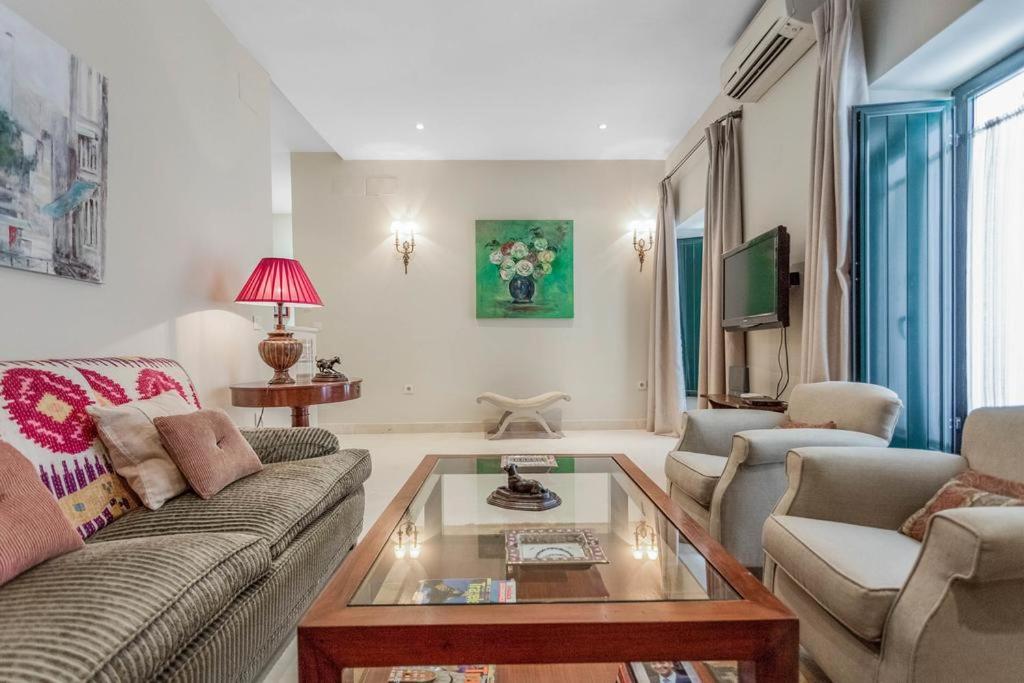 FAM Sevillian Townhouse photo 3