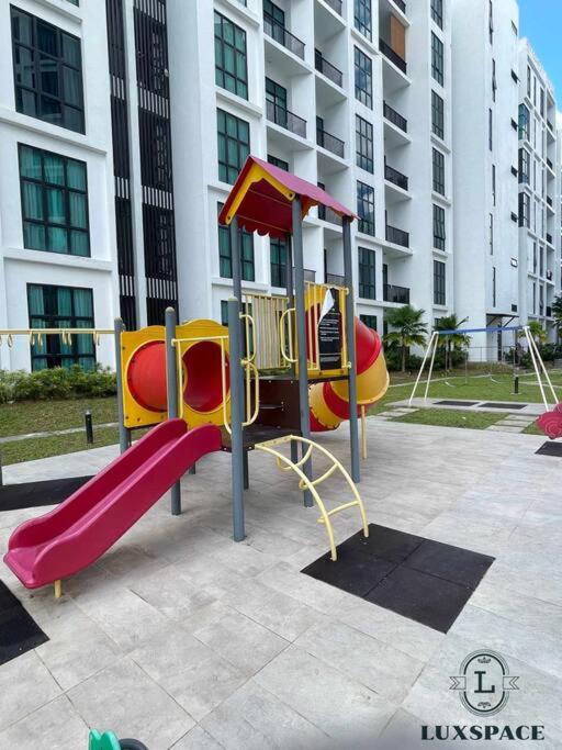 Kuching City 3rd Mile Batu Kawa Cozy Apartment photo 1