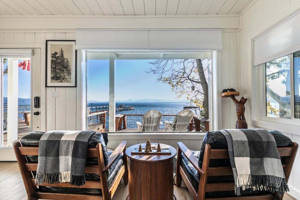 Beach Haven Lakefront - On a Sandy Beach with Guest House photo 1