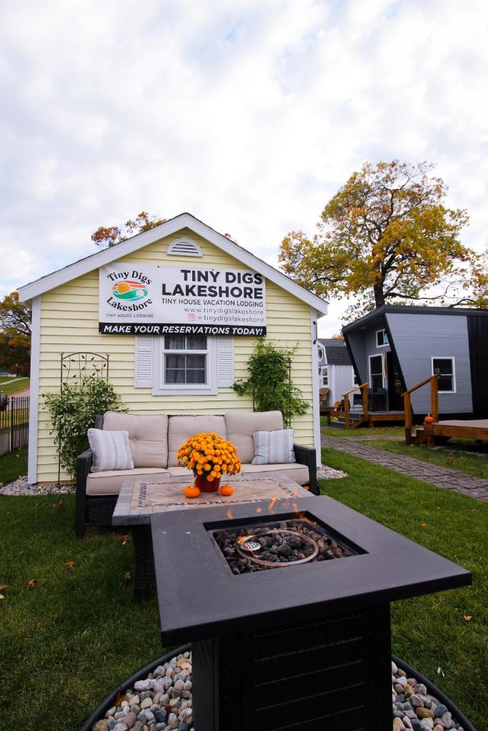 Tiny Digs Lakeshore - Tiny House Lodging photo 4