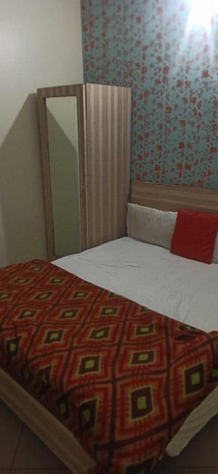 OYO 81098 Yash Inn