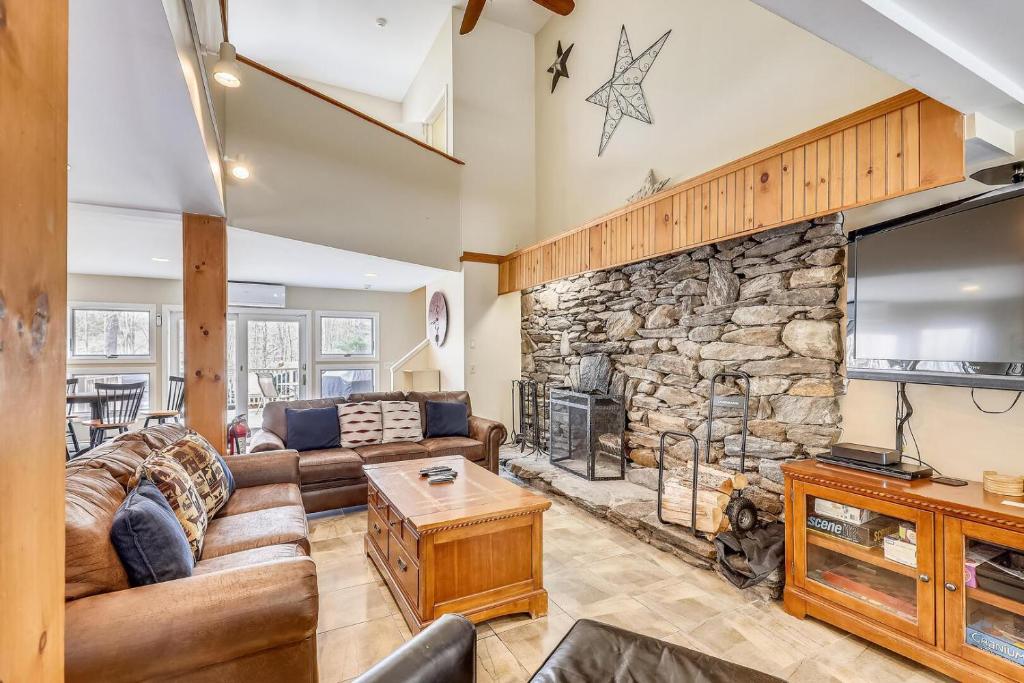 Top Star Retreat image