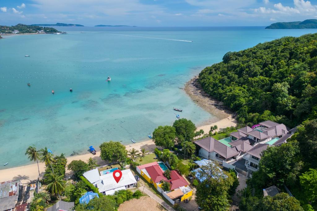 Island Luxe private beachfront Phuket photo 3