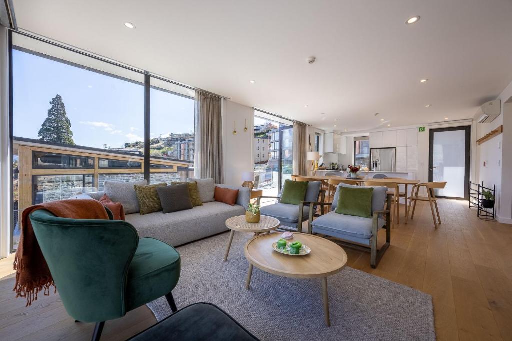 Marina Views - Luxury Apartment photo 2