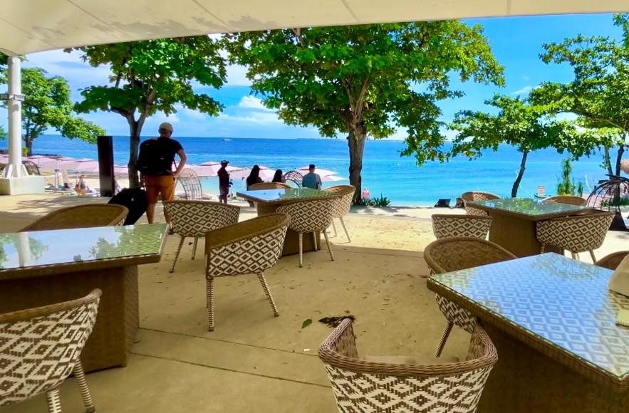 Cebu Cozy Ocean View 1BR,17th,private beach,pool,Wifi,Mactan photo 3