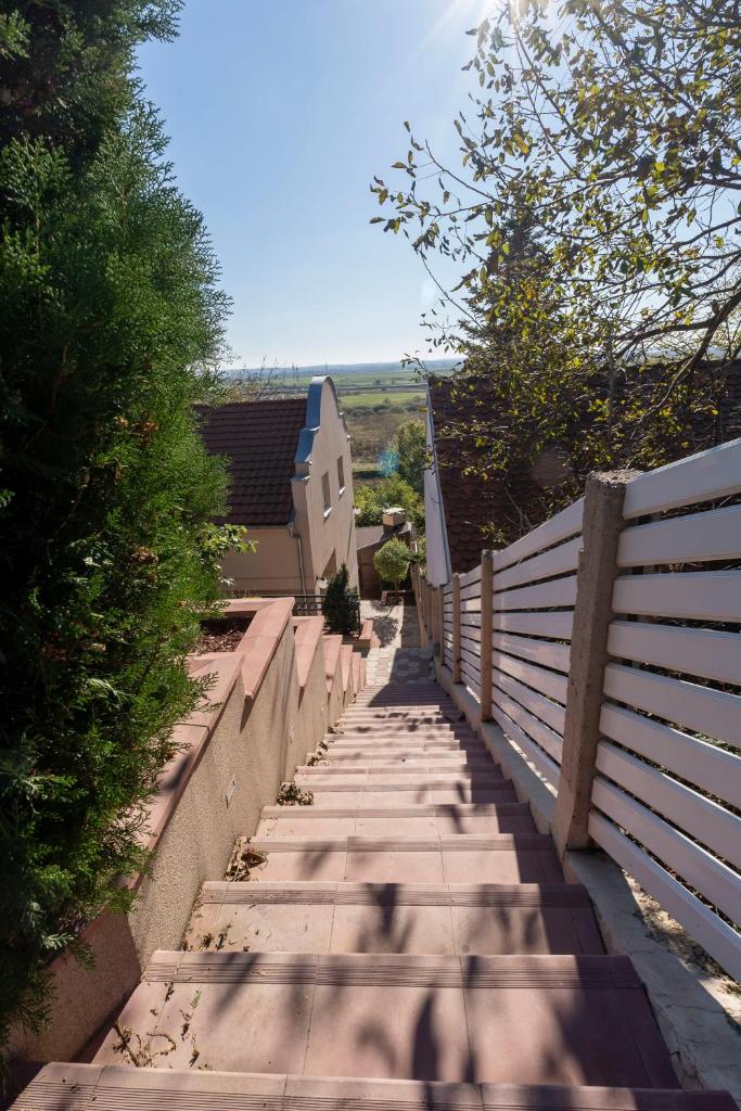 1-bedroom apartment near airport photo 2