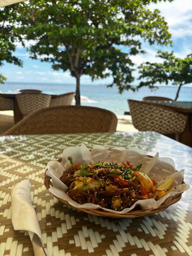 Cebu Cozy Ocean View 1BR,17th,private beach,pool,Wifi,Mactan photo 4