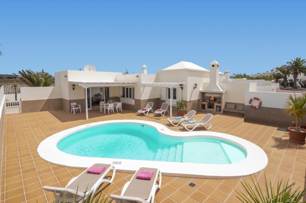 Villa Olivina 1 by Villa Plus