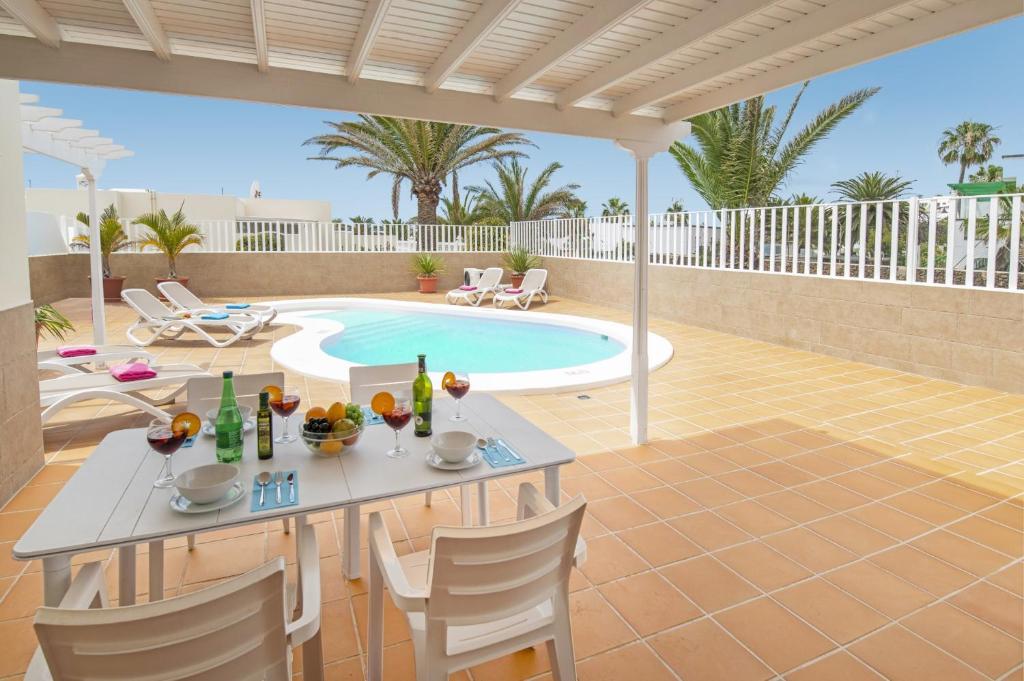 Villa Olivina 1 by Villa Plus photo 1