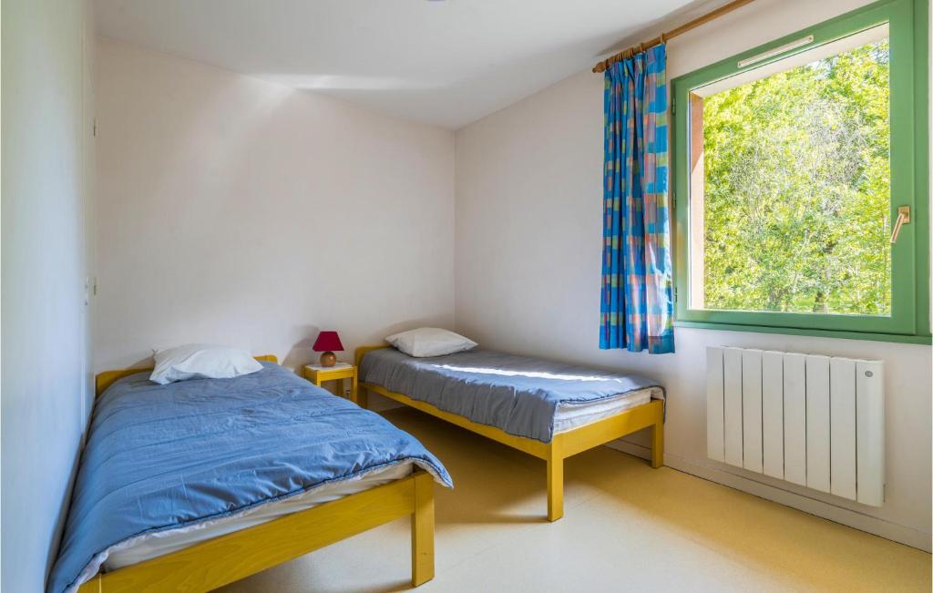 Awesome Apartment In Le Fuilet With 2 Bedrooms, Wifi And Outdoor Swimming Pool photo 3