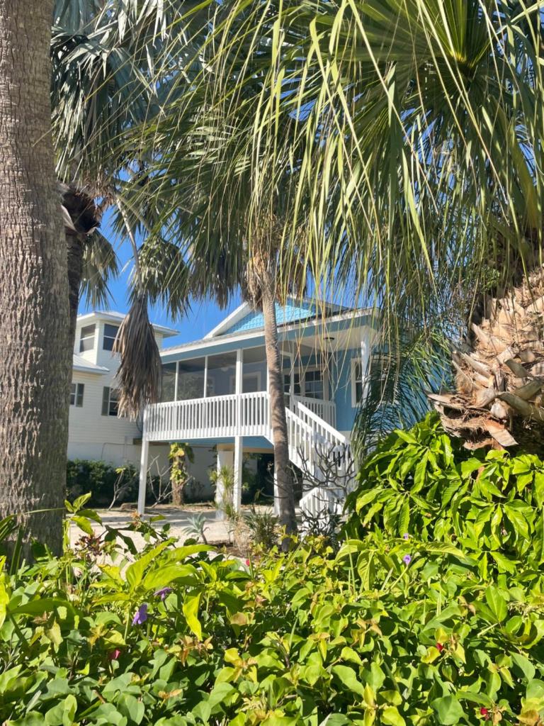 Escape to an island adventure! Free bikes & beach items photo 4
