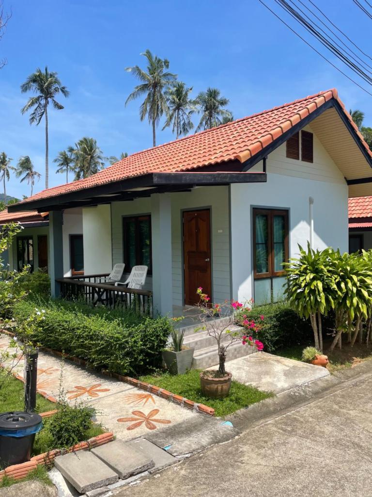 Bluewhale Home Samui photo 4