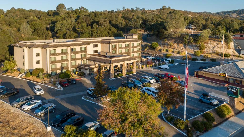 Yosemite Southgate Hotel & Suites photo 2