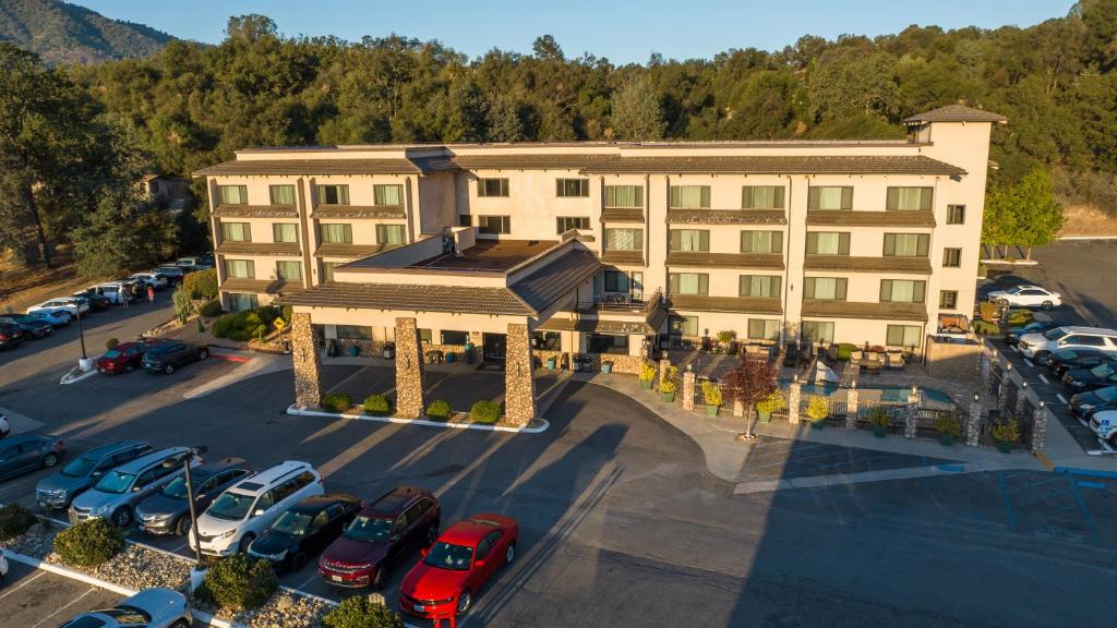 Yosemite Southgate Hotel & Suites photo 3