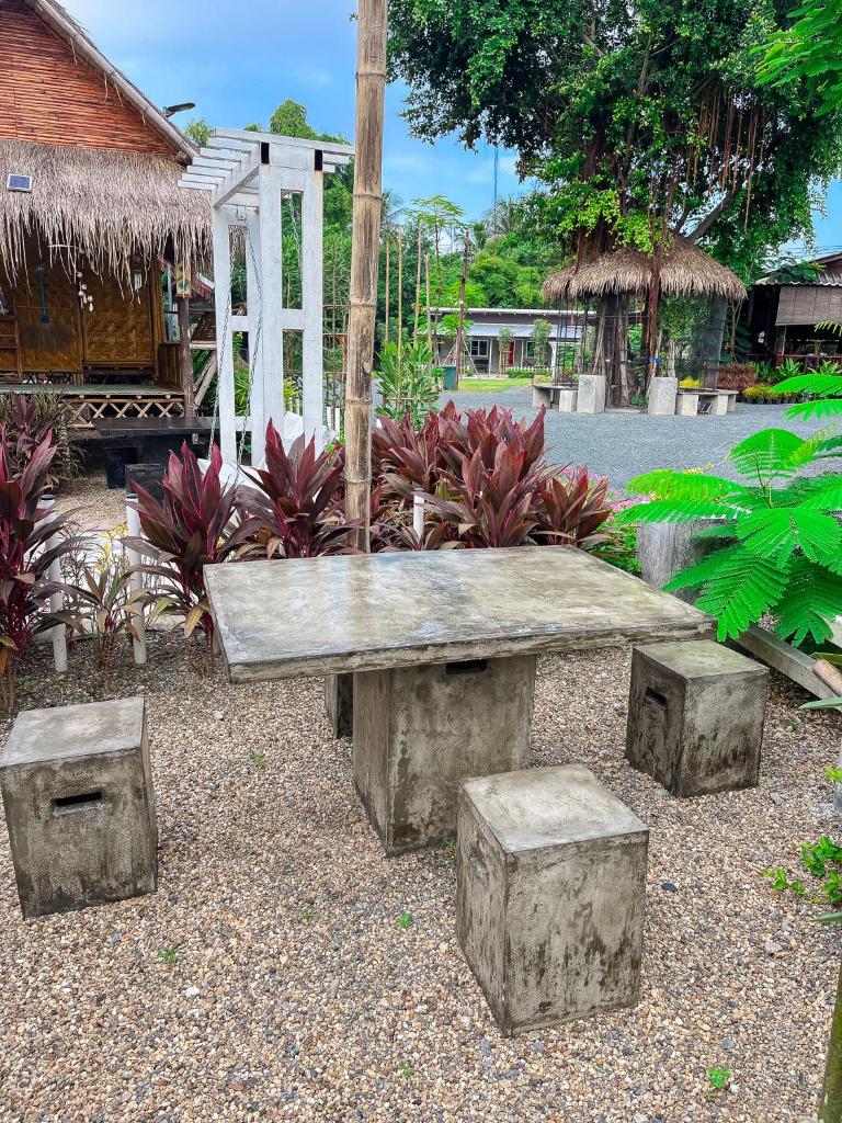 North Pine Forest Homestay บ้านไม้สนโฮมสเตย์ - Tap to explore photos