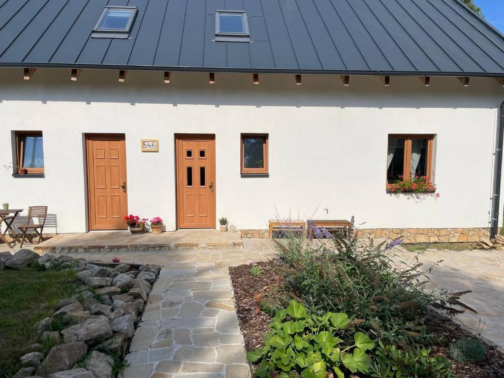 Lovely fully-equipped studio in Tisá village. Rocks only 5 minutes walk photo 3