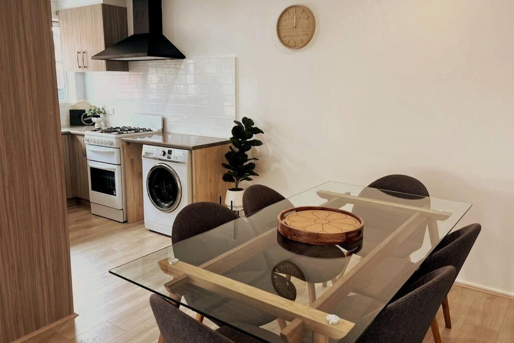 Spacious Unit in Convenient Location photo 4