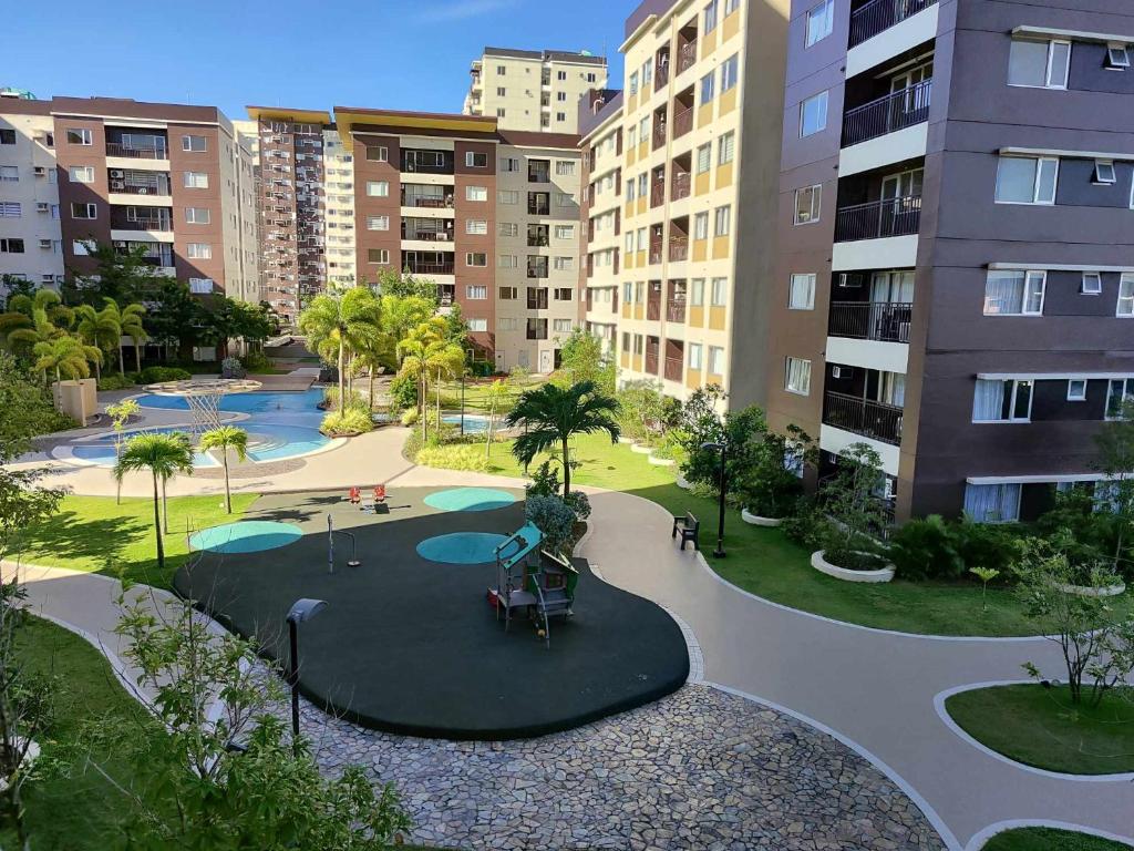 324 Tower 1 Avida Iloilo Pool View Comfy Cozy Central - Tap to explore photos