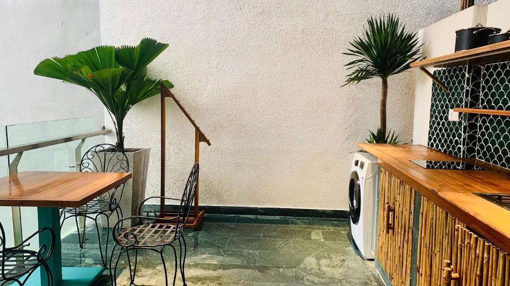 Maple Hotel & Apartment