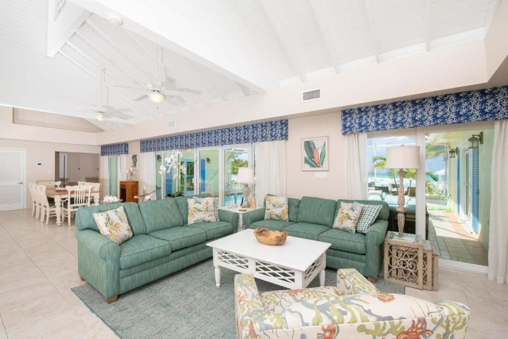 Cayman Sands by Grand Cayman Villas & Condos photo 4