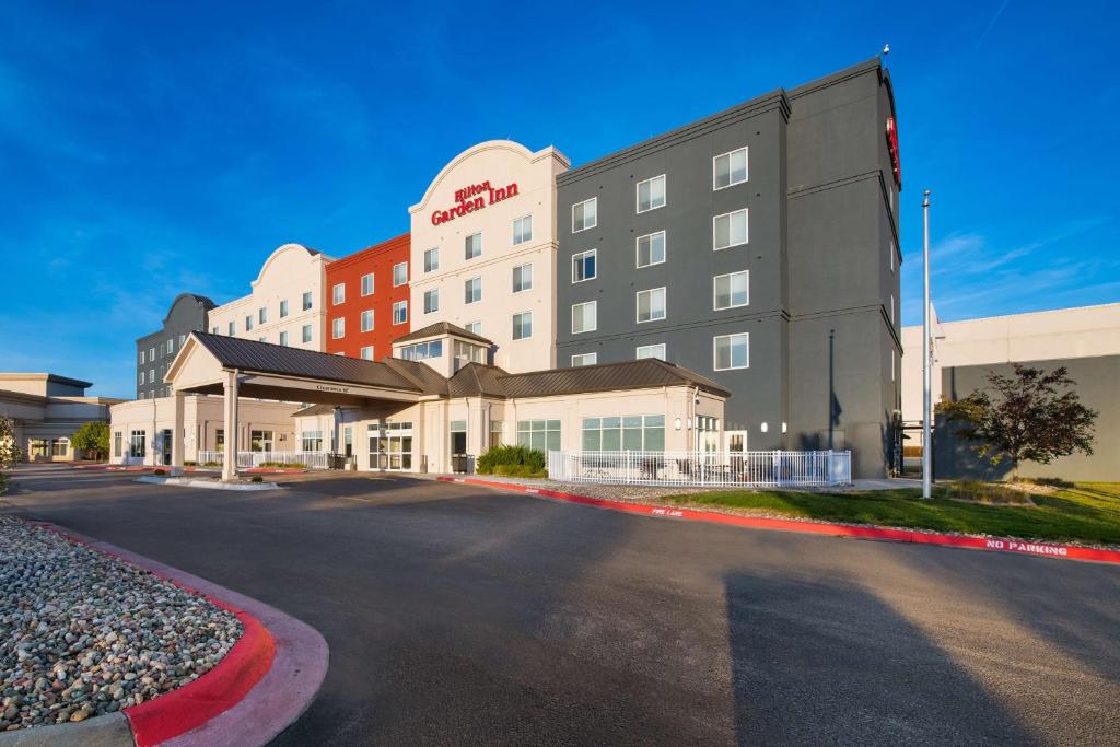 Hilton Garden Inn Omaha East/Council Bluffs image