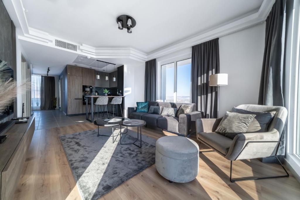 Sunrise Sky Lux Apartment, 33rd floor, Pool and Fitness Included photo 2