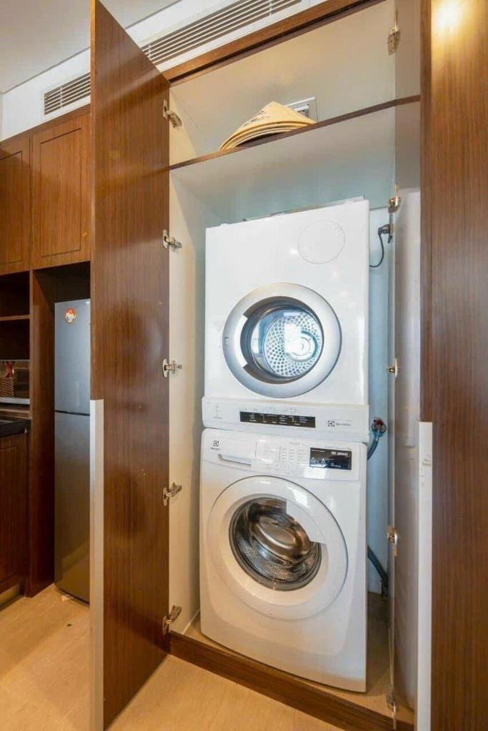 Altara suites 2 bedrooms - My Khe beach in front.