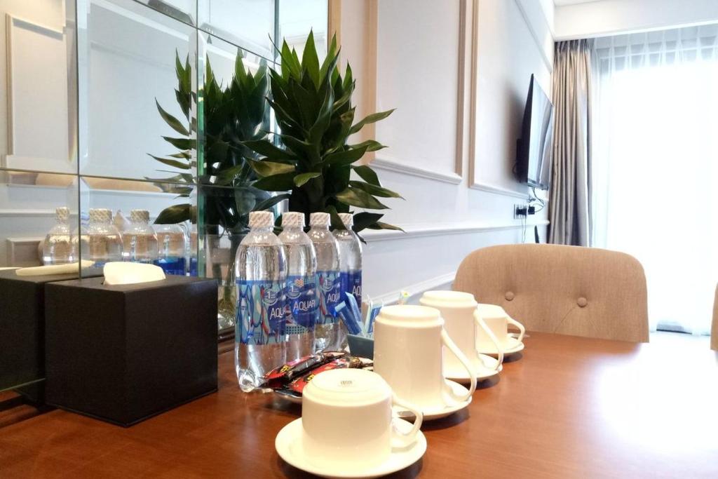 Altara suites 2 bedrooms - My Khe beach in front.