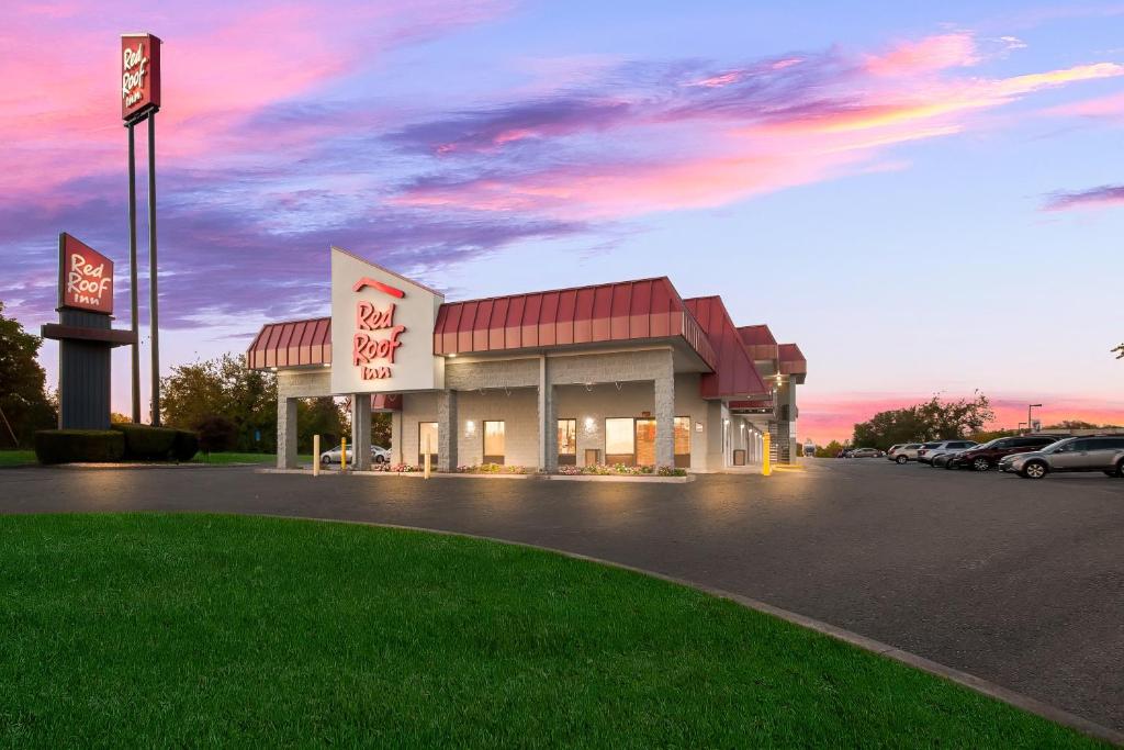 Red Roof Inn Winchester, VA photo 4