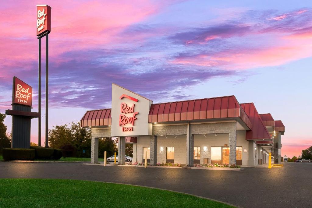 Red Roof Inn Winchester, VA photo 3
