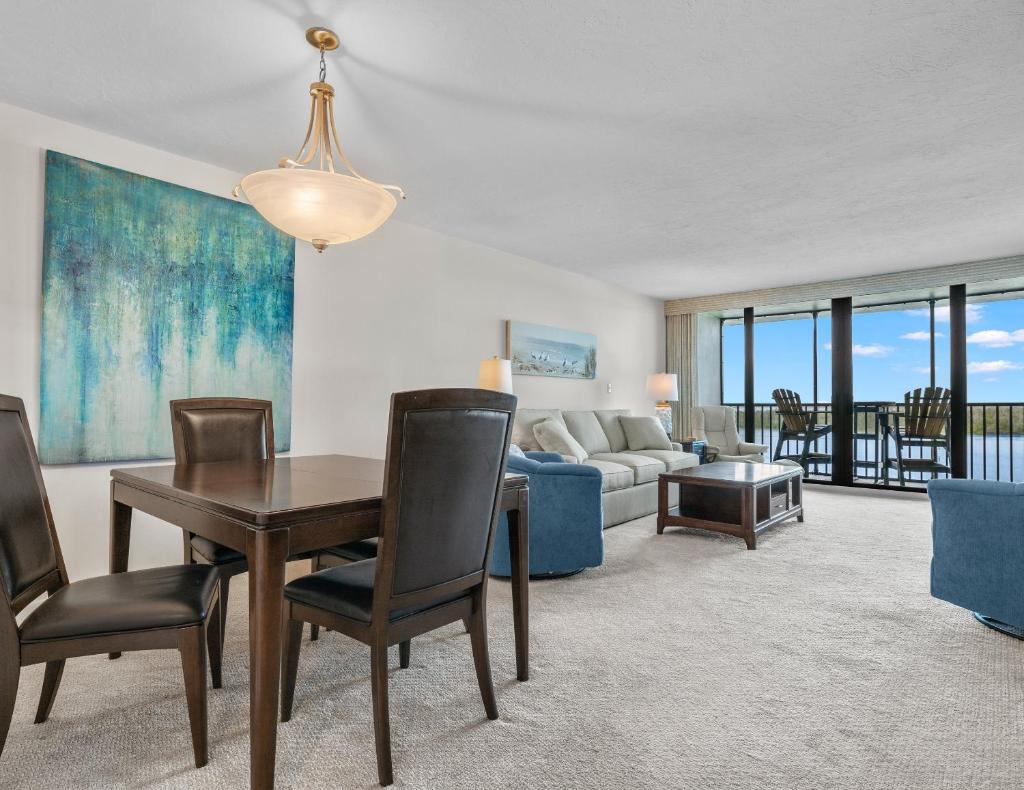 Palms Of Bay Beach 4f photo 2