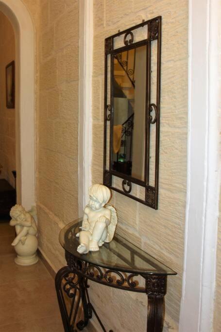 Quaint Studio apartment photo 2