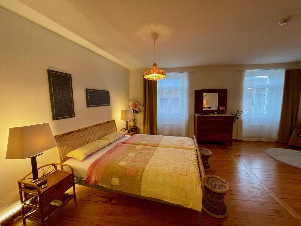 1912 - Wooden Room - old town photo 1