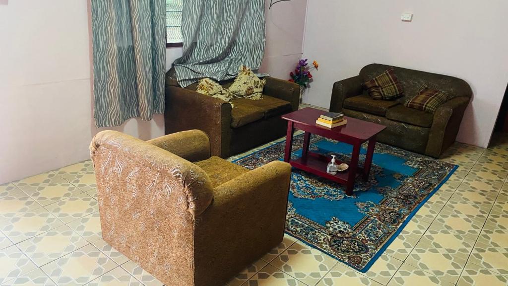 Town House Apt photo 3
