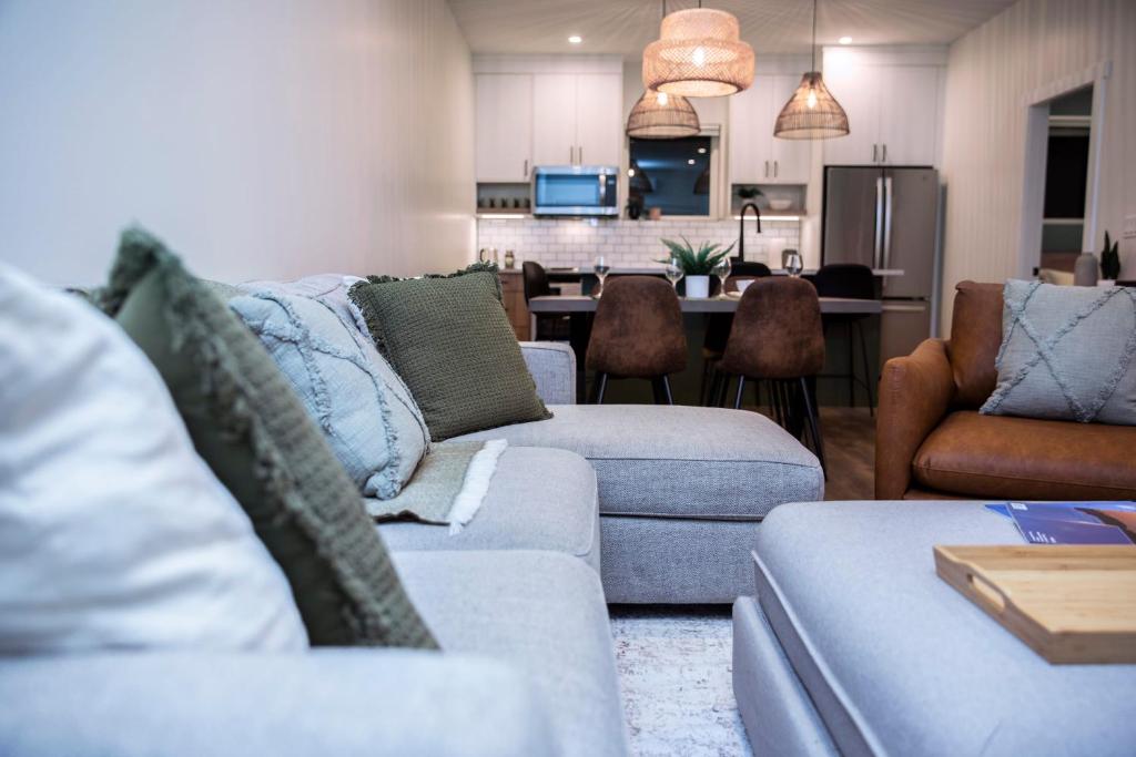 The Stellar Condo - Cozy 2 Bedroom with Hot Tub photo 1