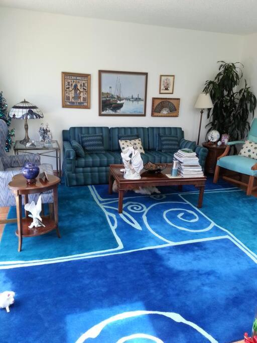 Entire 2BR, centrally-located, w/parking! image
