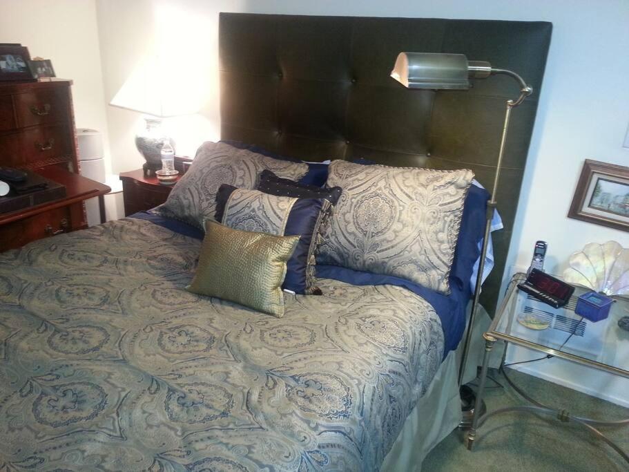 Entire 2BR, centrally-located, w/parking! photo 2