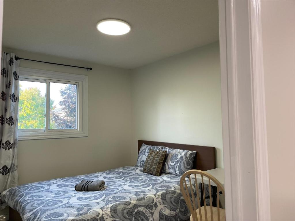 BHF Near College & Hosp Self-Service Check-in So Fast Net Free Parking In Barrie photo 3