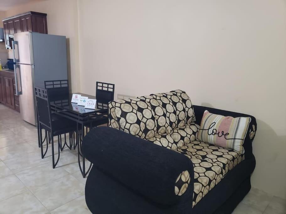 Lewis House in Portmore photo 1