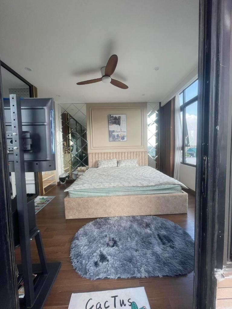 Happy House- Studio Apartment