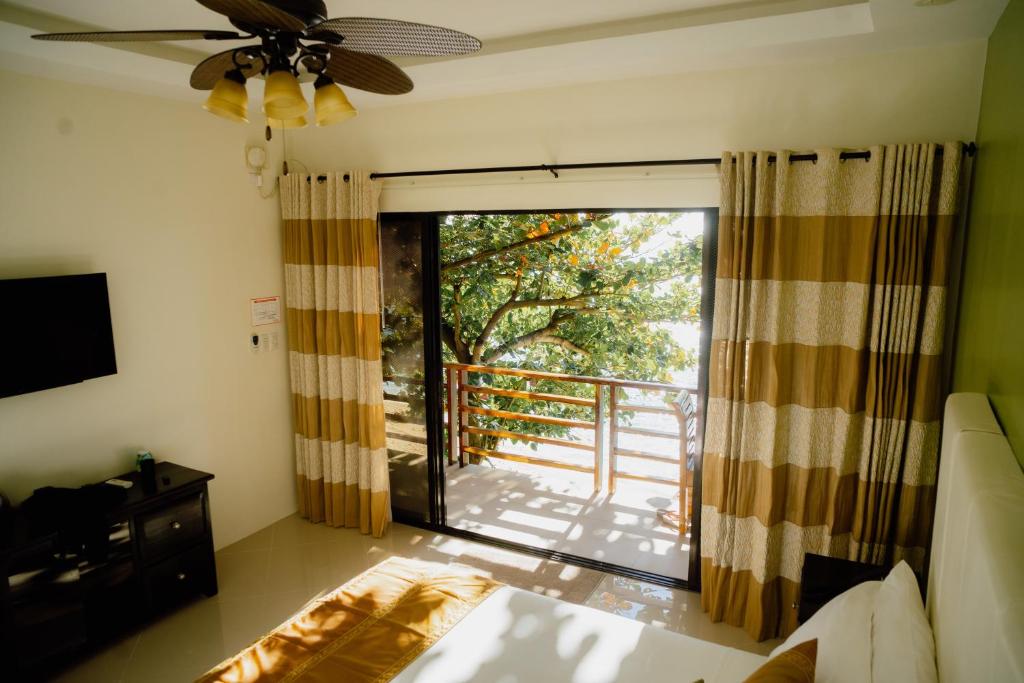 AJ's Place Beach Resort photo 4
