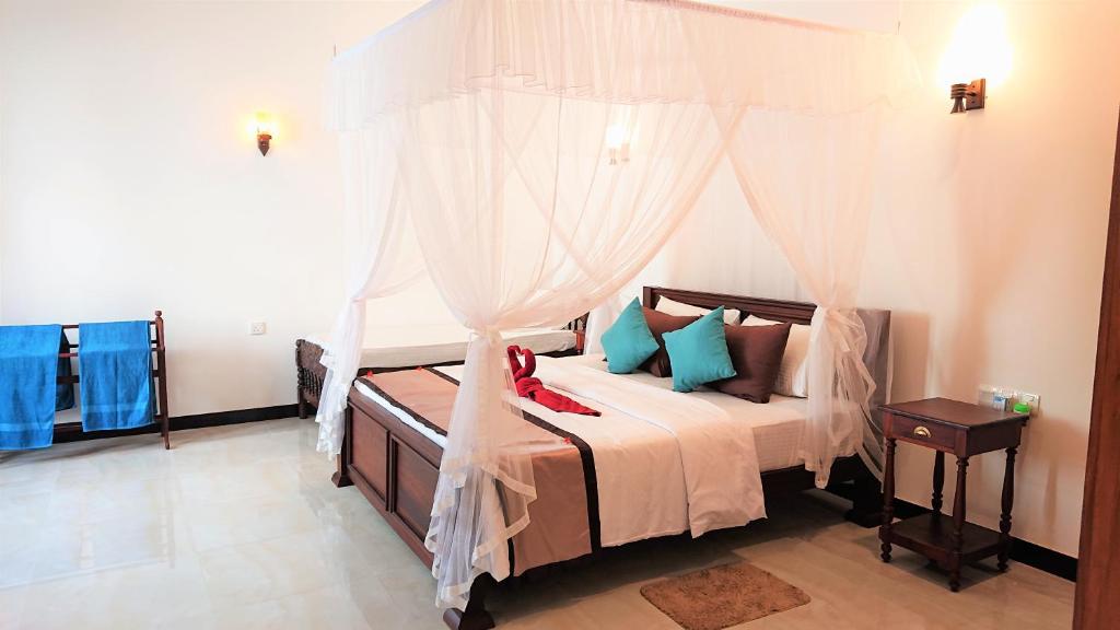 Tropical Inn photo 1