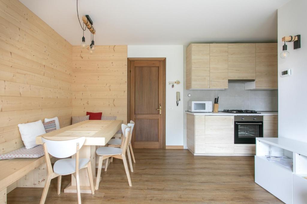 WoodenKey Asiago bicamere immerso nel verde photo 4