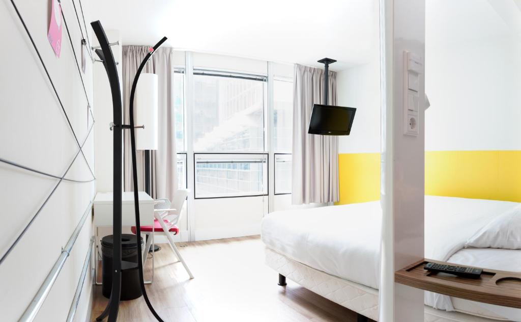 Двухместный (Большой двухместный номер с 1 кроватью), Qbic Hotel WTC Amsterdam