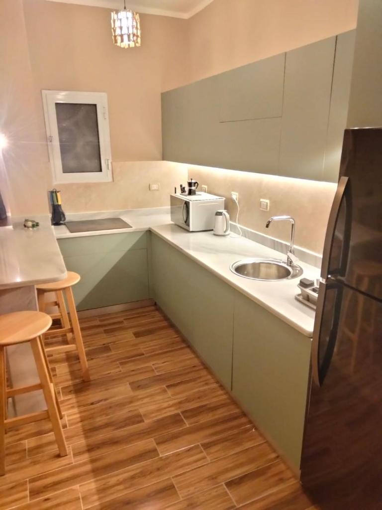 LuxuryGetaway2 / Brand New 2BR / Fully Furnished / Wi-Fi / Full Kitchen photo 2