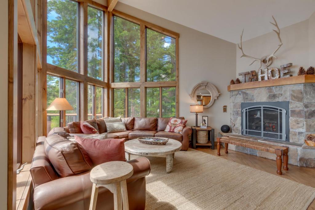 Tahoe Point of View - Amazing Lake Views at this 4BR w Hot Tub, Sauna, Near Skiing photo 1