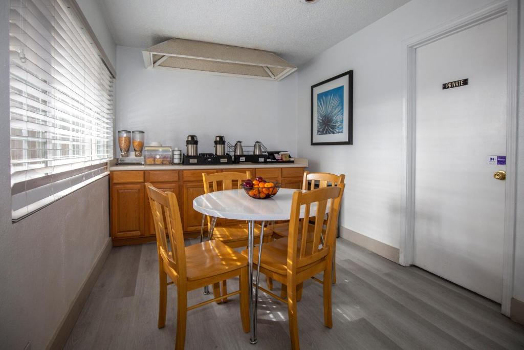 Americas Best Value Inn - Chico photo 2