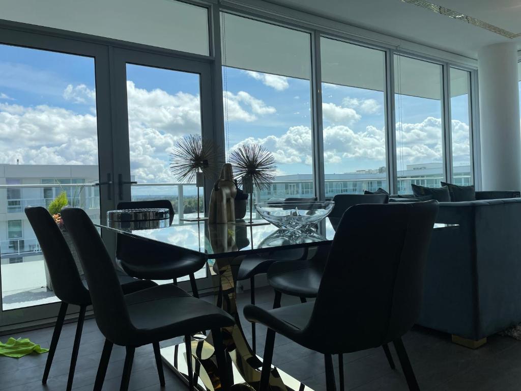 BrandNew Penthouse furnished with Versace 頂級閣樓公寓 photo 3