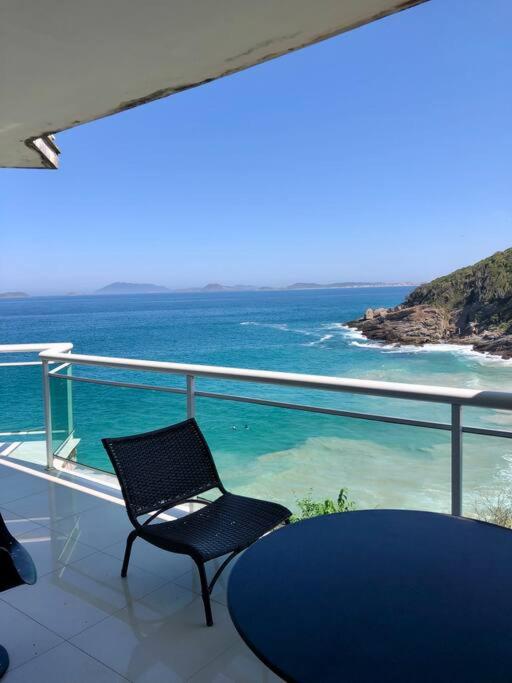 Lindo Flat praia deserta búzios