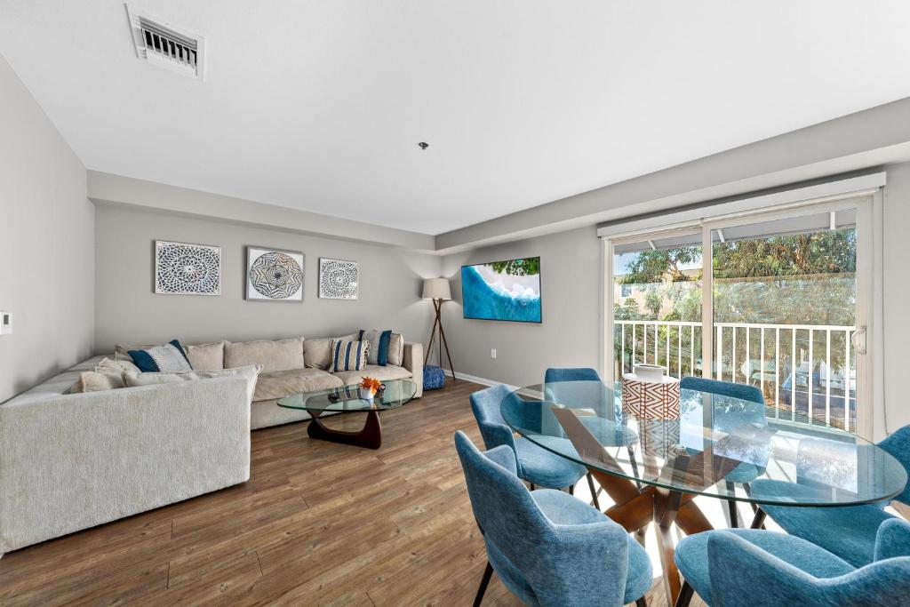 Exquisite Ocean View 2-Story Haven Top floor image